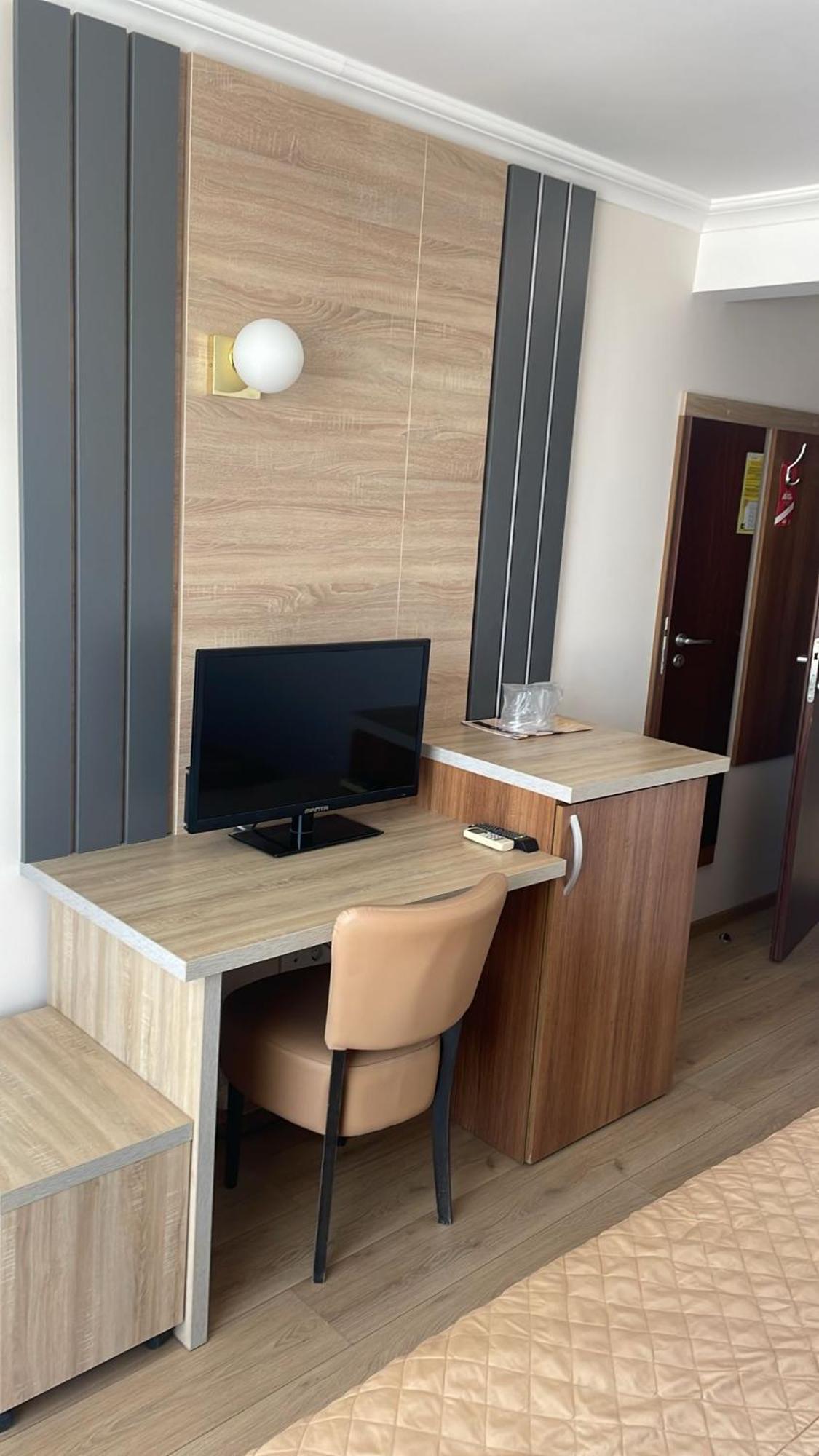 Hotel Astoria Patria à Mamaia Extérieur photo